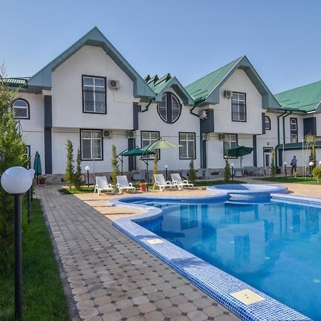 B&B Lake House Hotel Yusufkhona Exterior foto