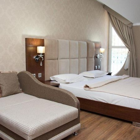 B&B Lake House Hotel Yusufkhona Exterior foto