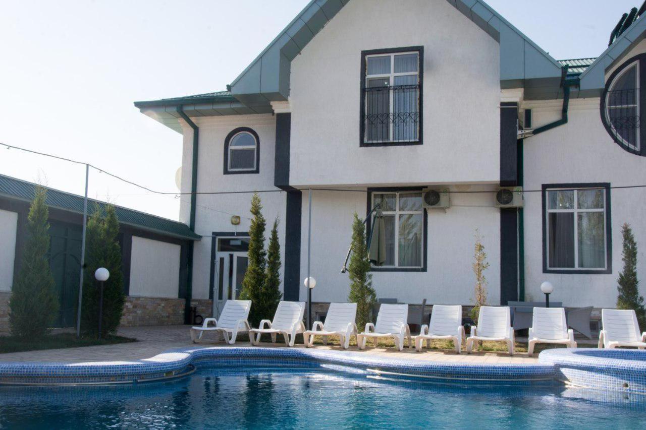 B&B Lake House Hotel Yusufkhona Exterior foto