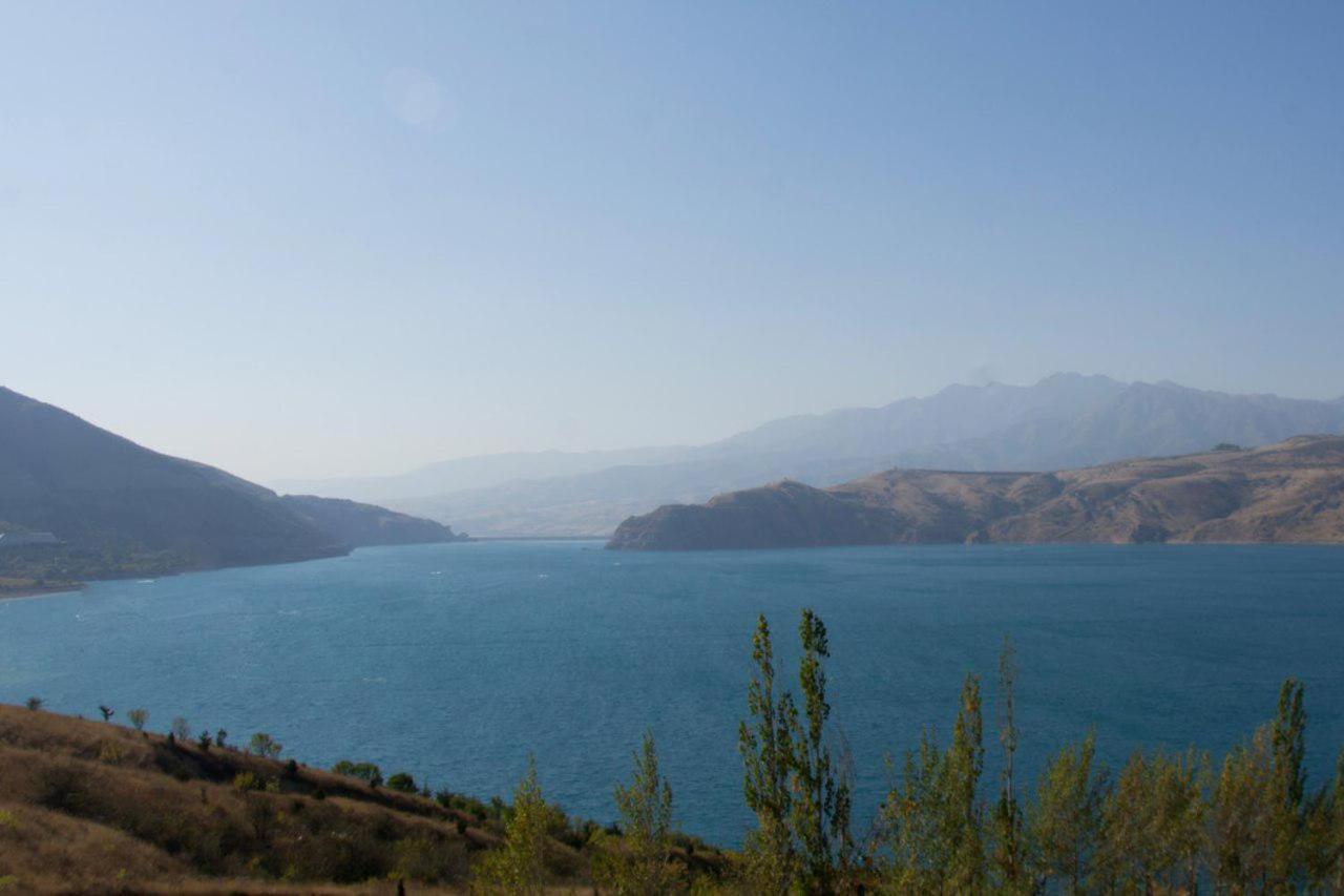 B&B Lake House Hotel Yusufkhona Exterior foto