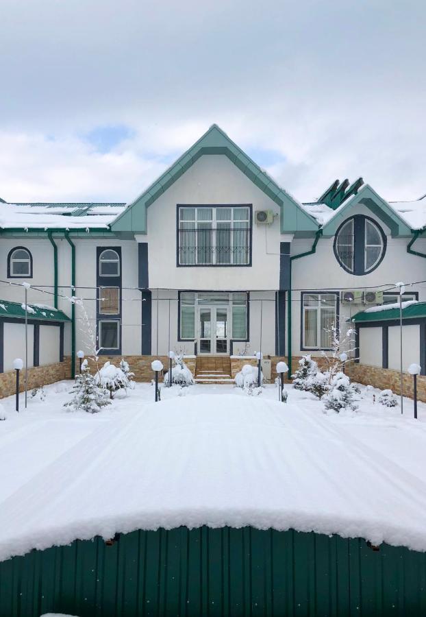 B&B Lake House Hotel Yusufkhona Exterior foto